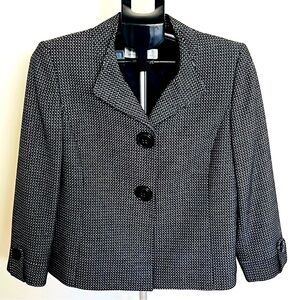 Tahari Black/White Women's Inverted Back Pleated Jacket Blazer Size 8